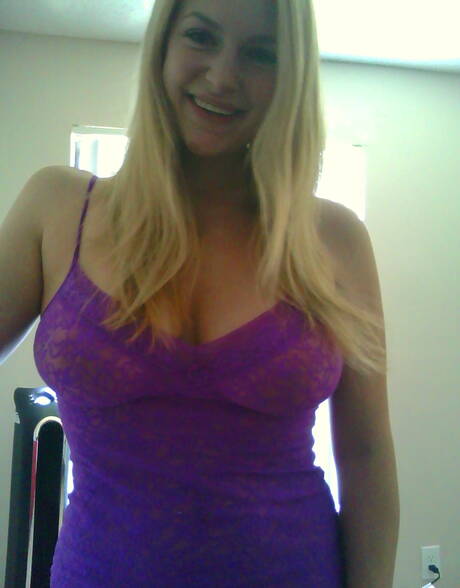 Danielle FTV invite you to explore xxx pics with Danielle Delaunay has a hot shape