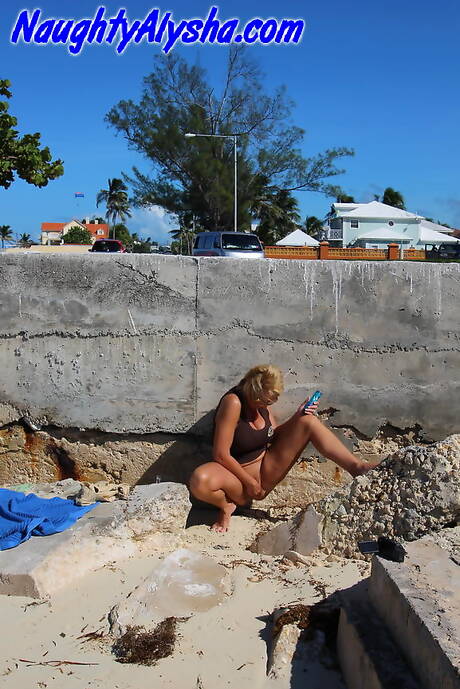 Naughty Alysha offers a free pic gallery with Naughty Alysha in sex with sex toy scene